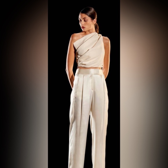 The Sei Asymmetrical Pleat Top Cream One Shoulder NWT Size 6 Designer Blouse - Picture 4 of 10